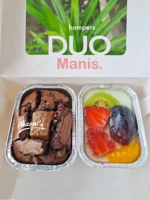 paket hampers isi brownis dan pudding buah